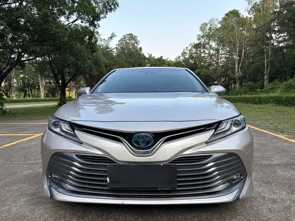 Toyota Camry — фото 4