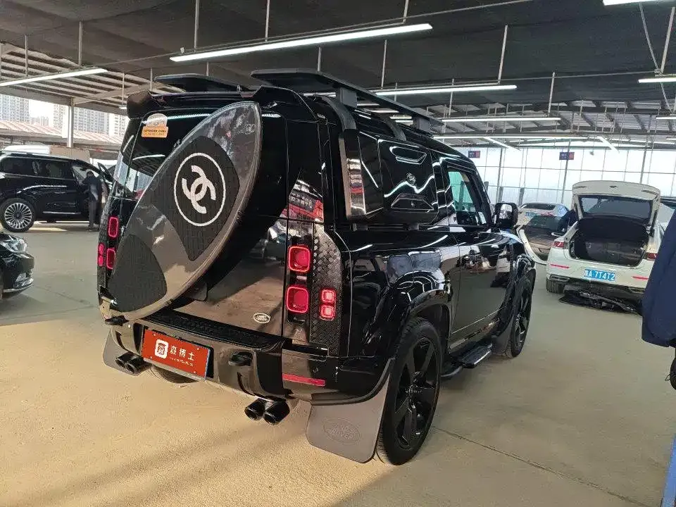 Land Rover Defender — фото 7