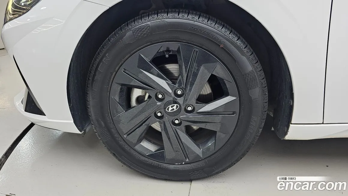 Hyundai AVANTE — фото 9