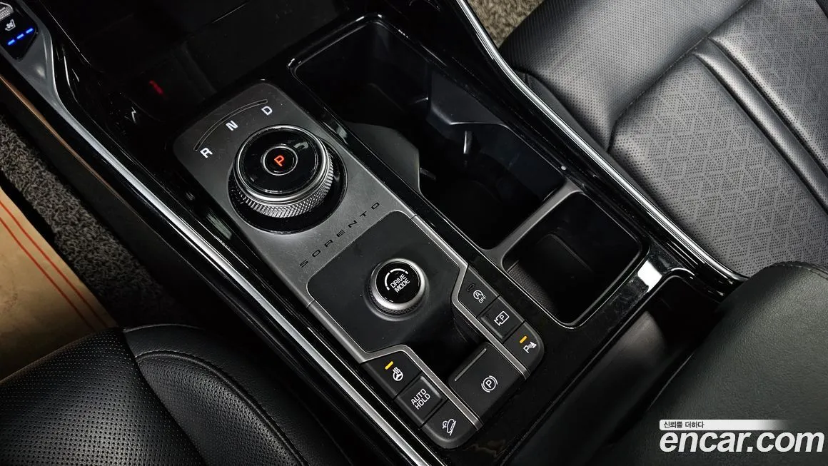 Kia Sorento — фото 7