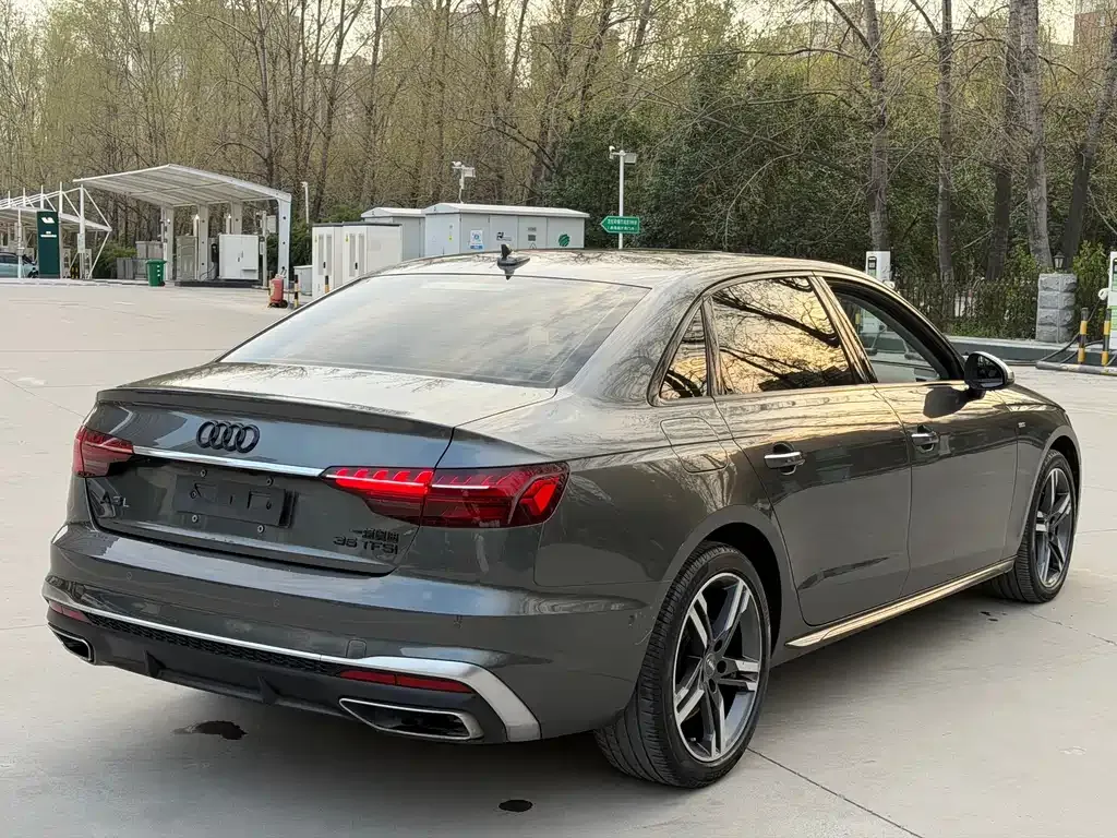 Audi A4L — фото 6