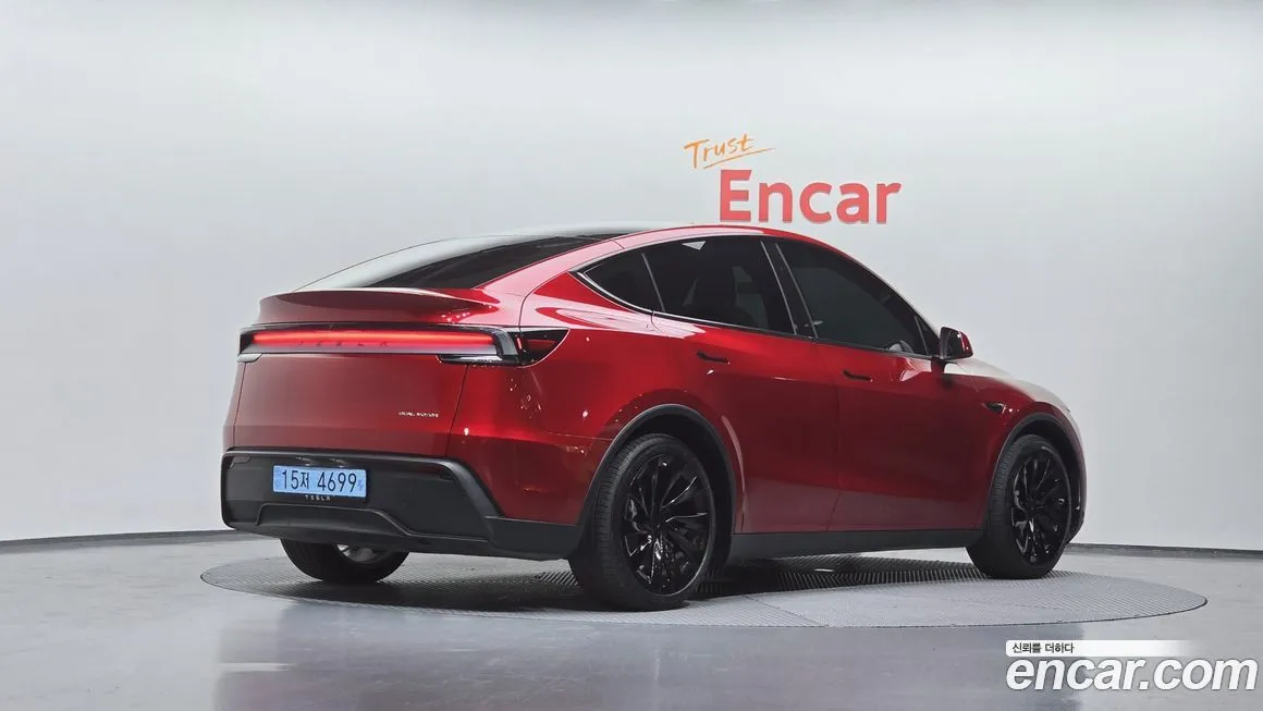 Tesla Model Y — фото 8