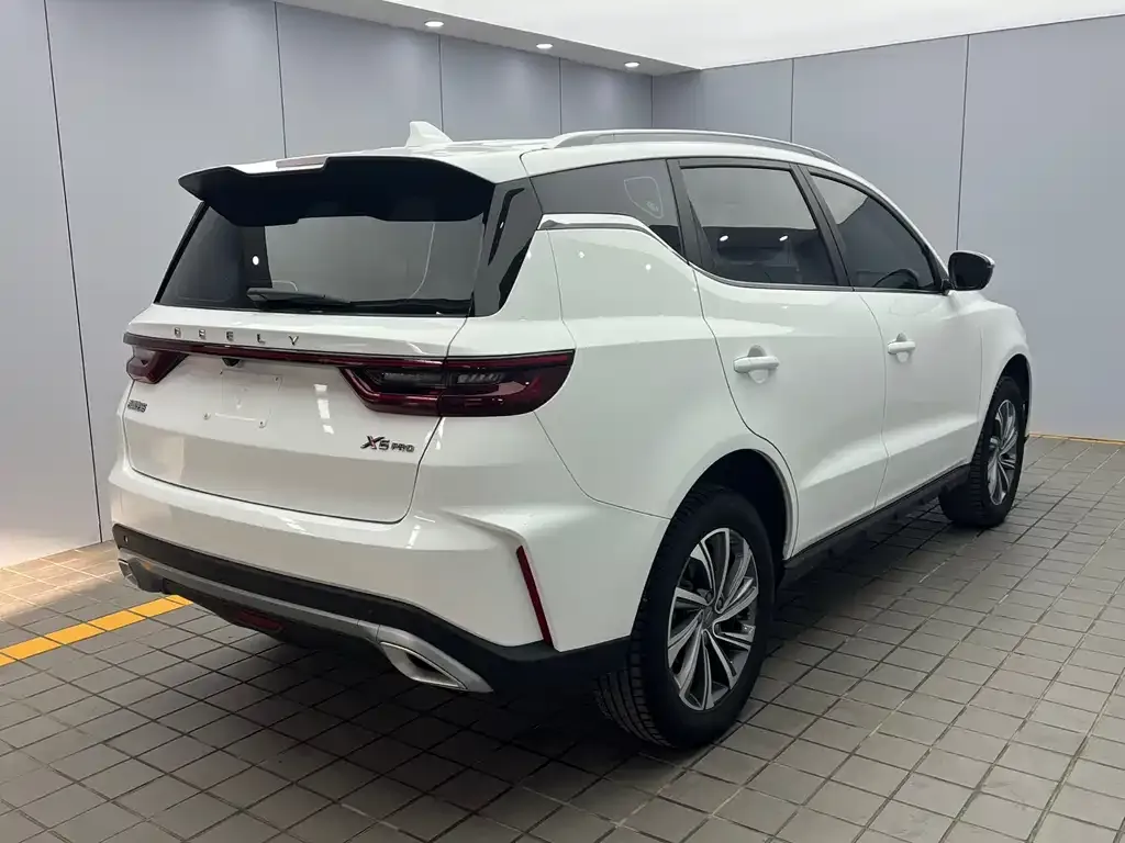 Geely Vision X6 — фото 8
