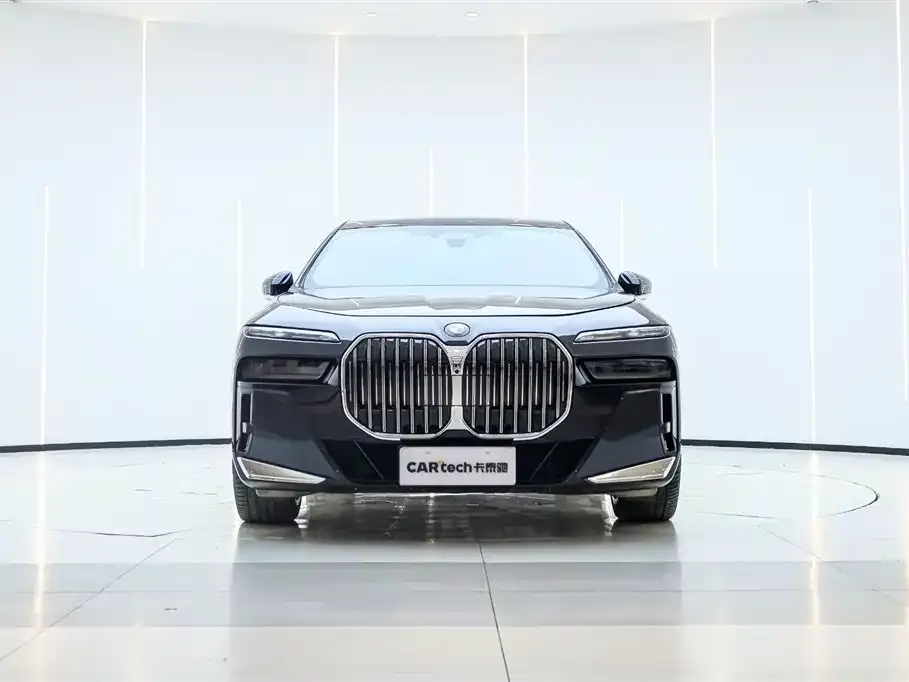 BMW 7 Series — фото 3