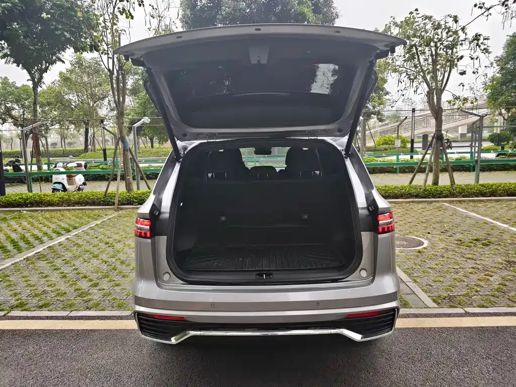 Geely Xingyue L — фото 10