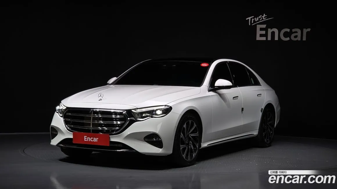 Mercedes-Benz E-Class — фото 1