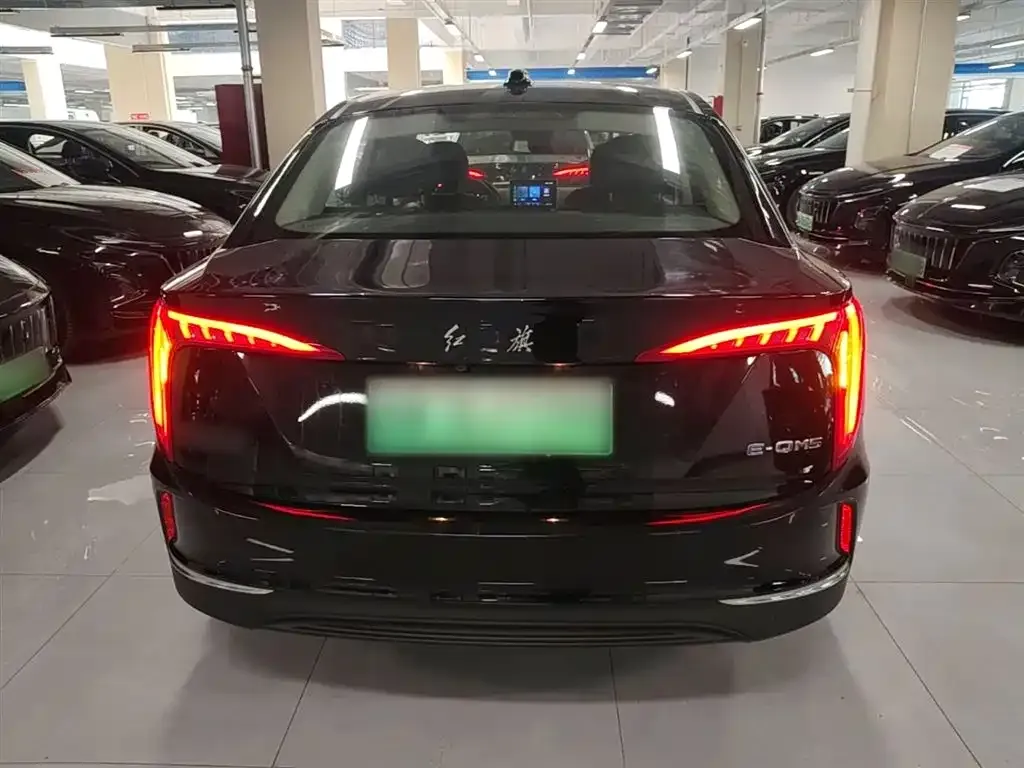 Hongqi E-QM5 — фото 4