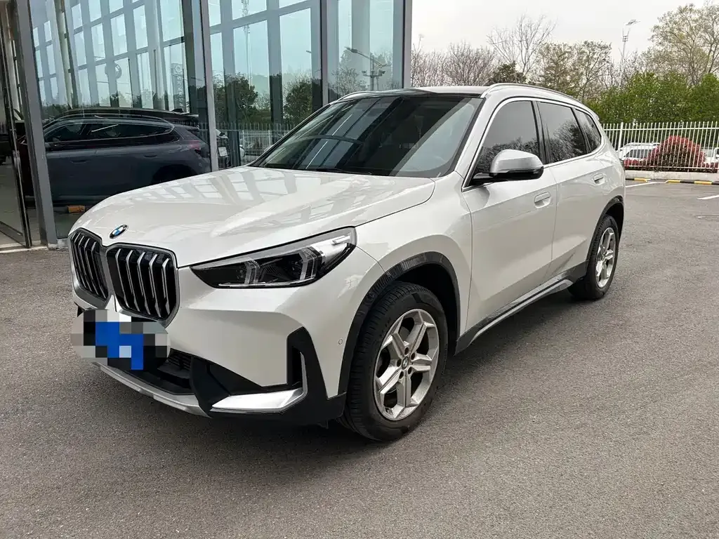 BMW X1 — фото 1