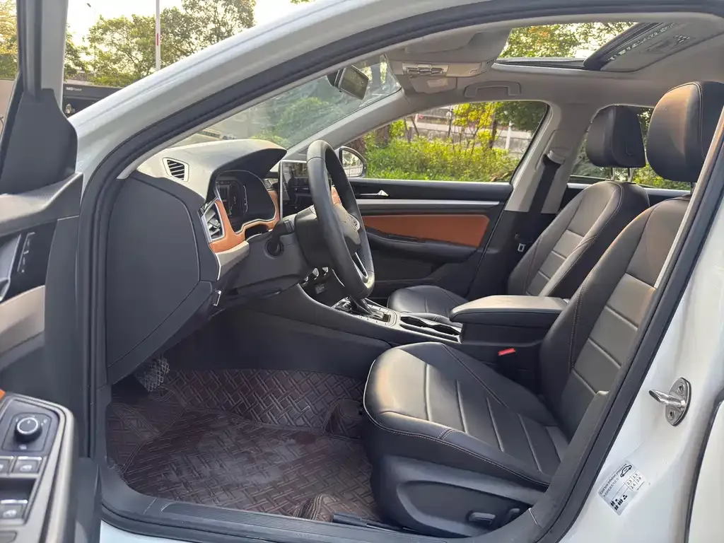 Volkswagen Bora 2023 из CN, фото 4
