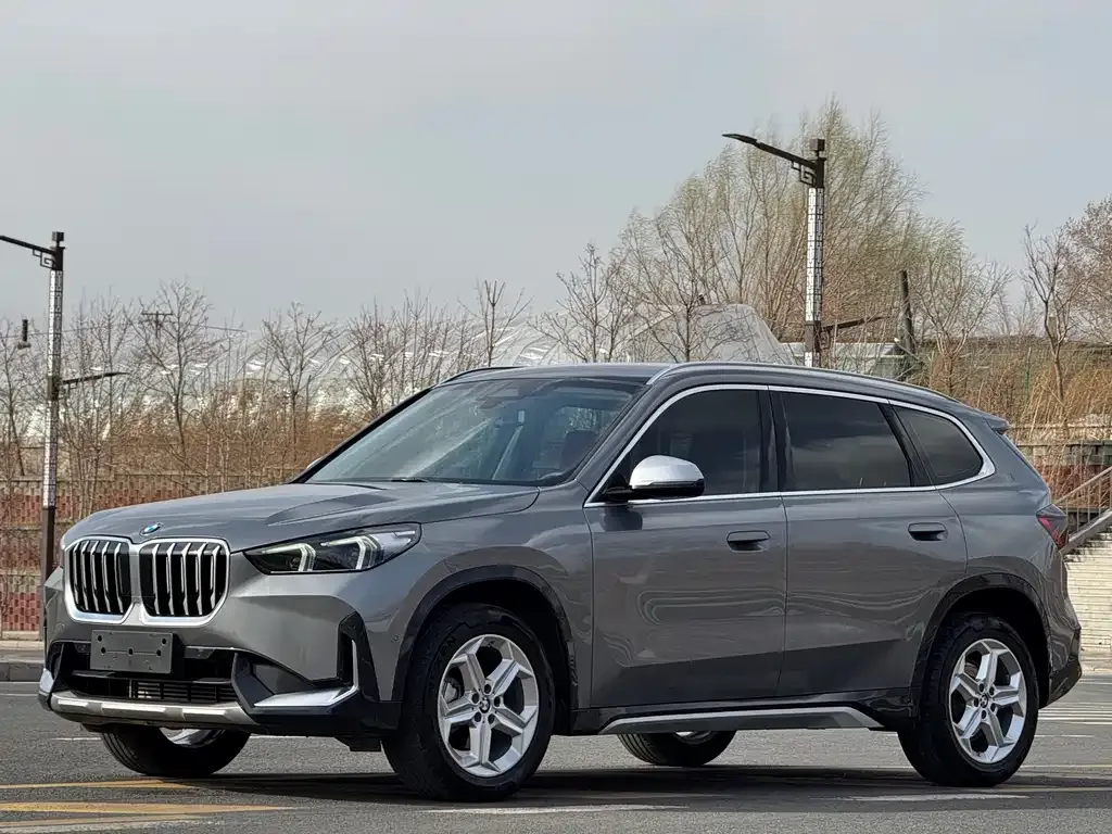 BMW X1 — фото 1