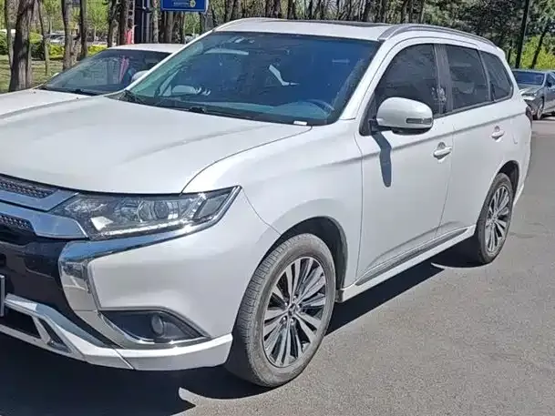 Mitsubishi Outlander 2022 из CN, фото 7