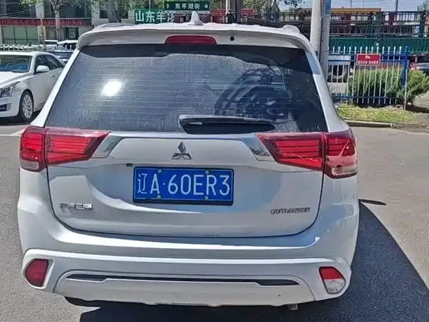 Mitsubishi Outlander 2022 из CN, фото 3