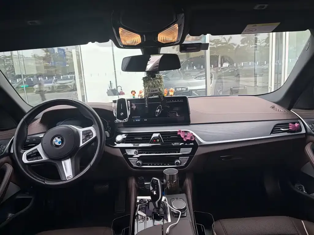 BMW 5 Series New Energy — фото 8