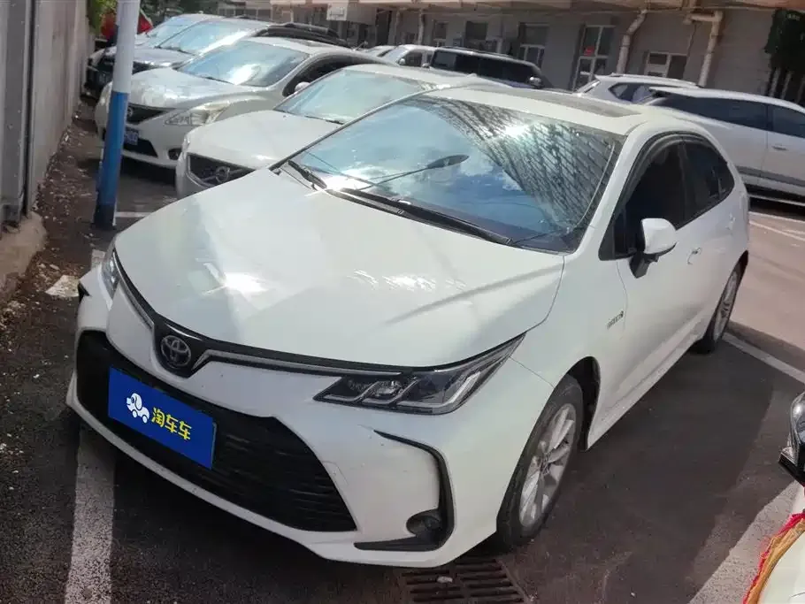 Toyota Corolla — фото 1