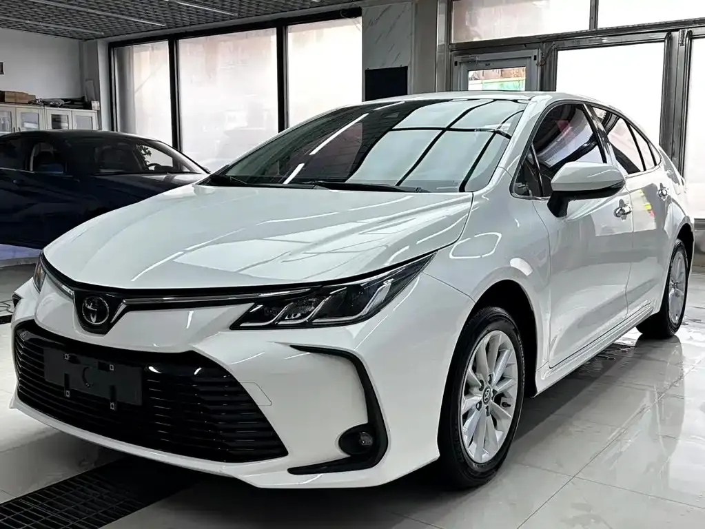 Toyota Corolla — фото 1