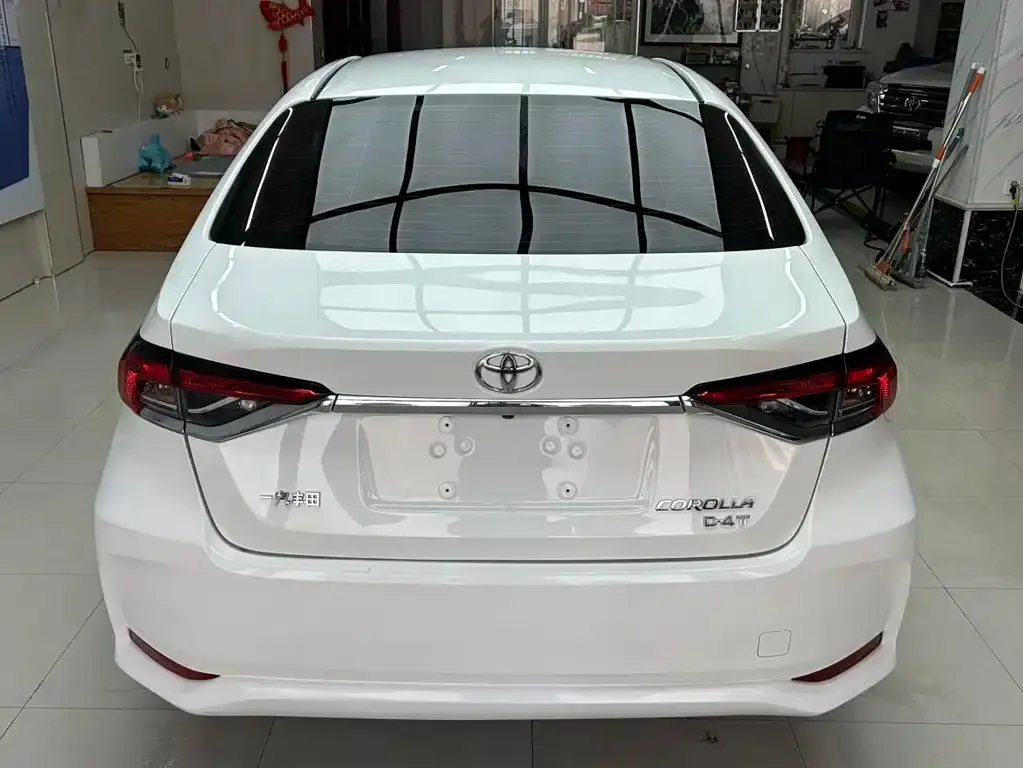 Toyota Corolla — фото 3
