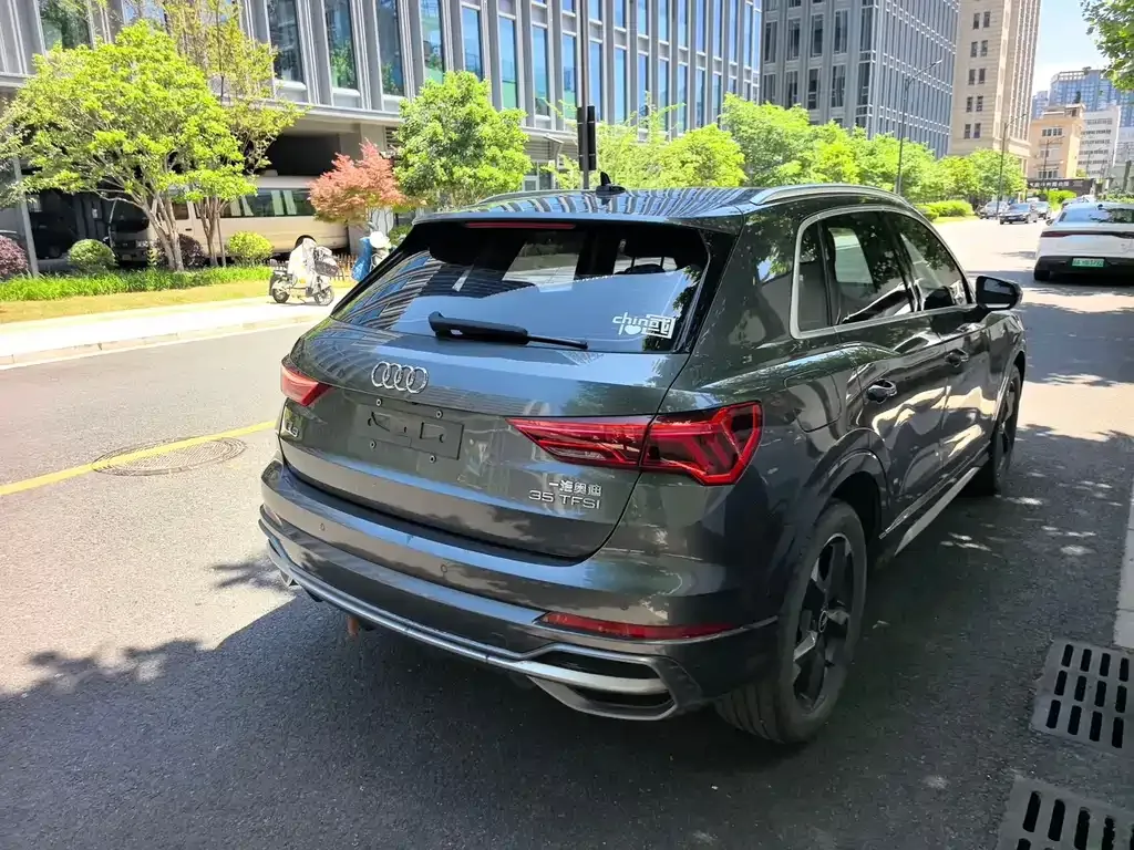 Audi Q3 — фото 10