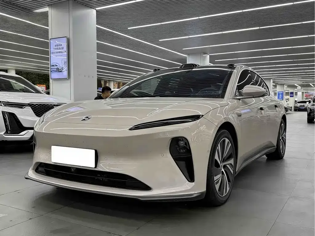 NIO ET5