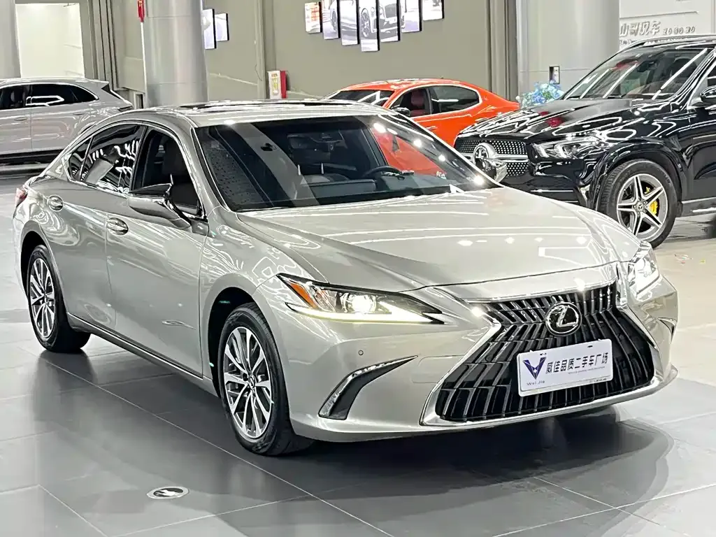 Lexus ES — фото 9