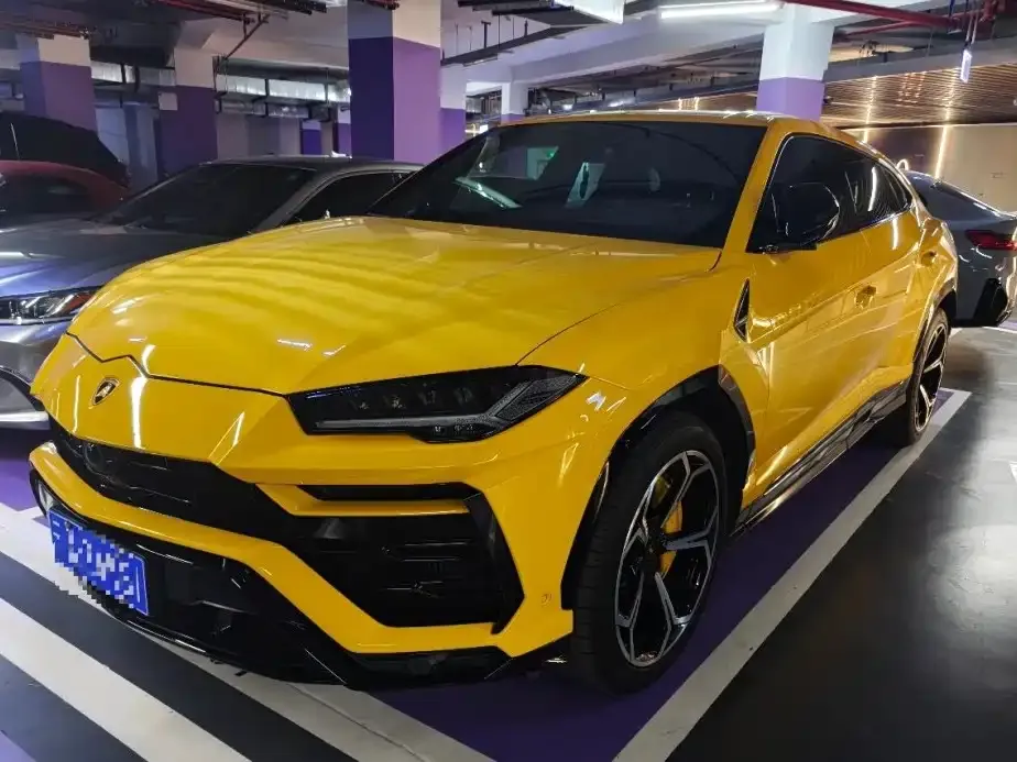 Lamborghini Urus — фото 1