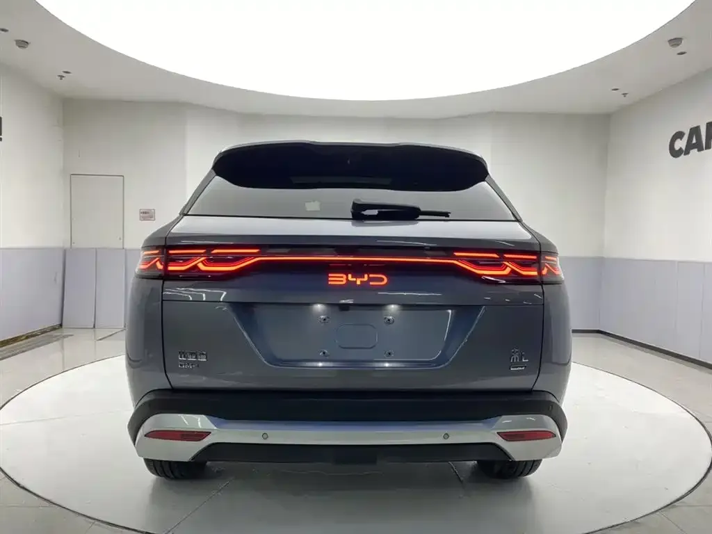 BYD L DM-i — фото 3