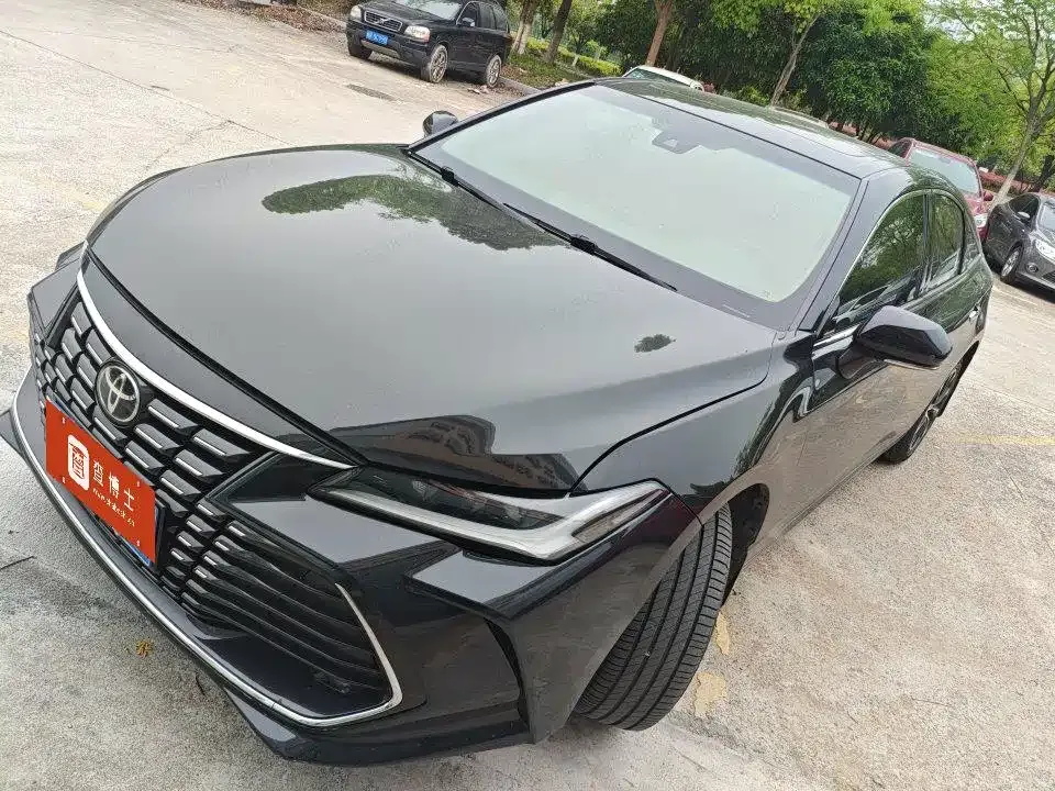 Toyota Avalon — фото 1