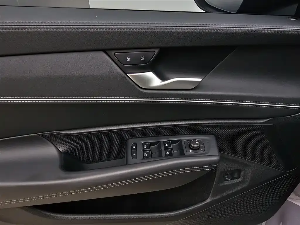 Volkswagen Passat — фото 9