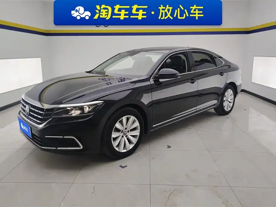 Volkswagen Passat — фото 1