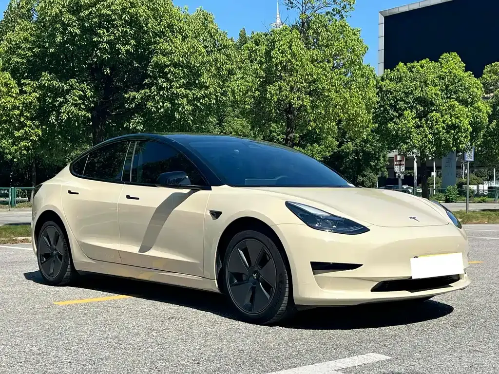 Tesla Model 3 — фото 10
