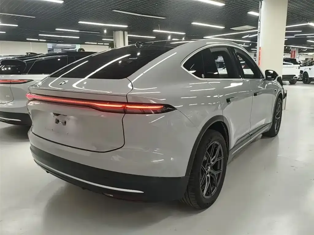 NIO EC6 — фото 10
