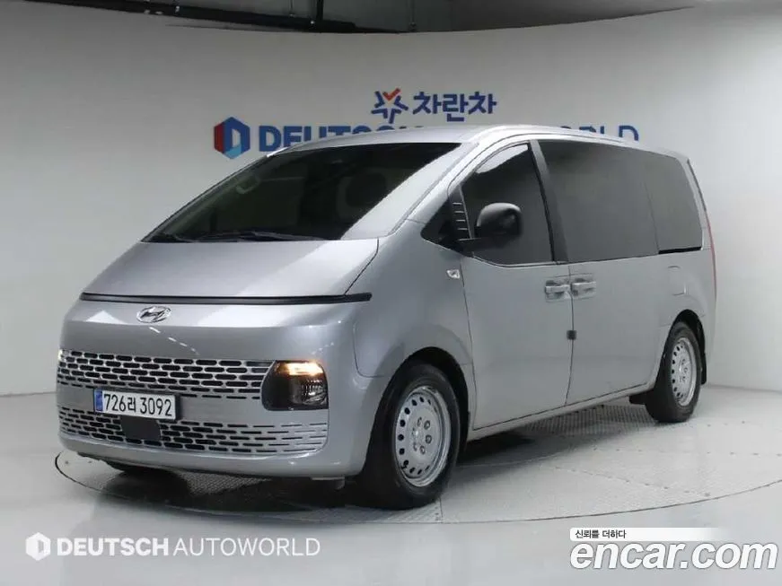 Hyundai Staria 4WD Tourer 11-Seater 1