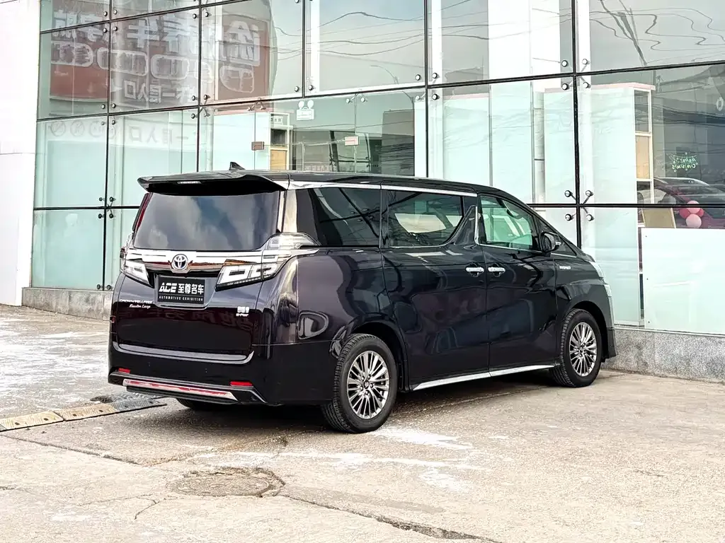 Toyota Vellfire — фото 10