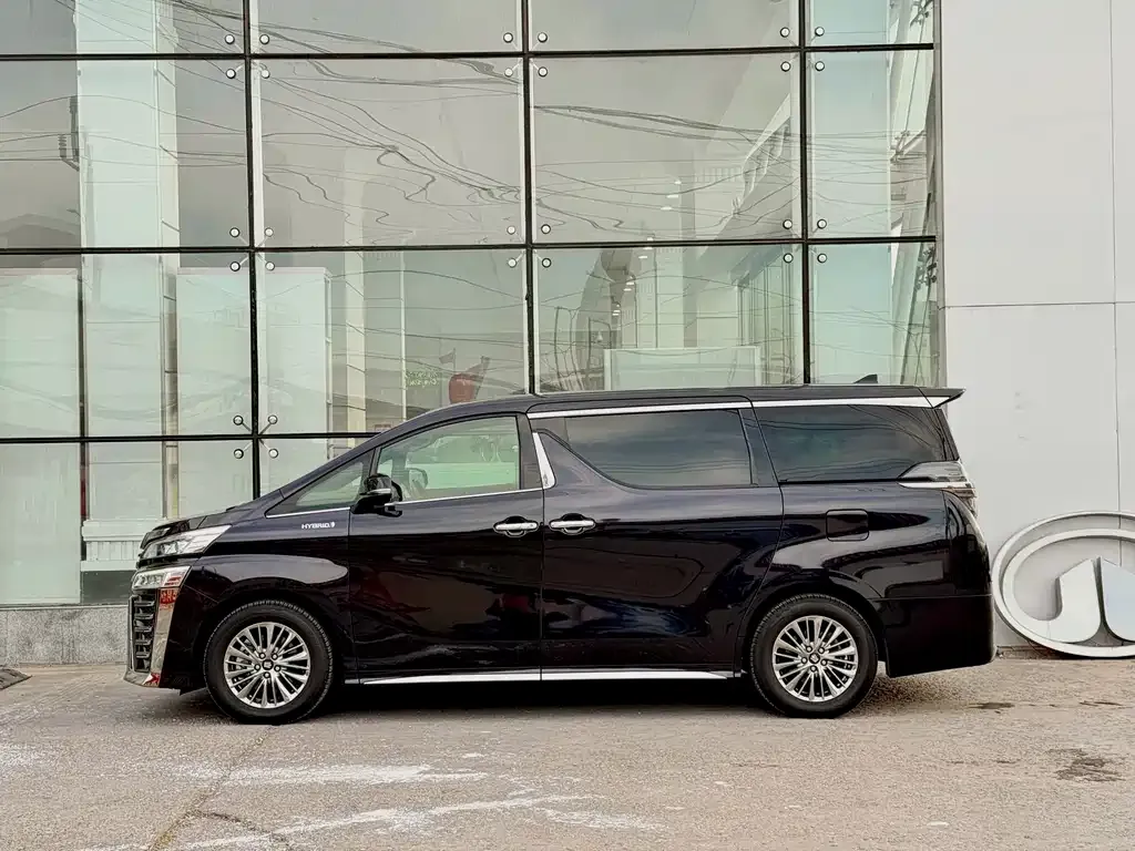 Toyota Vellfire — фото 3