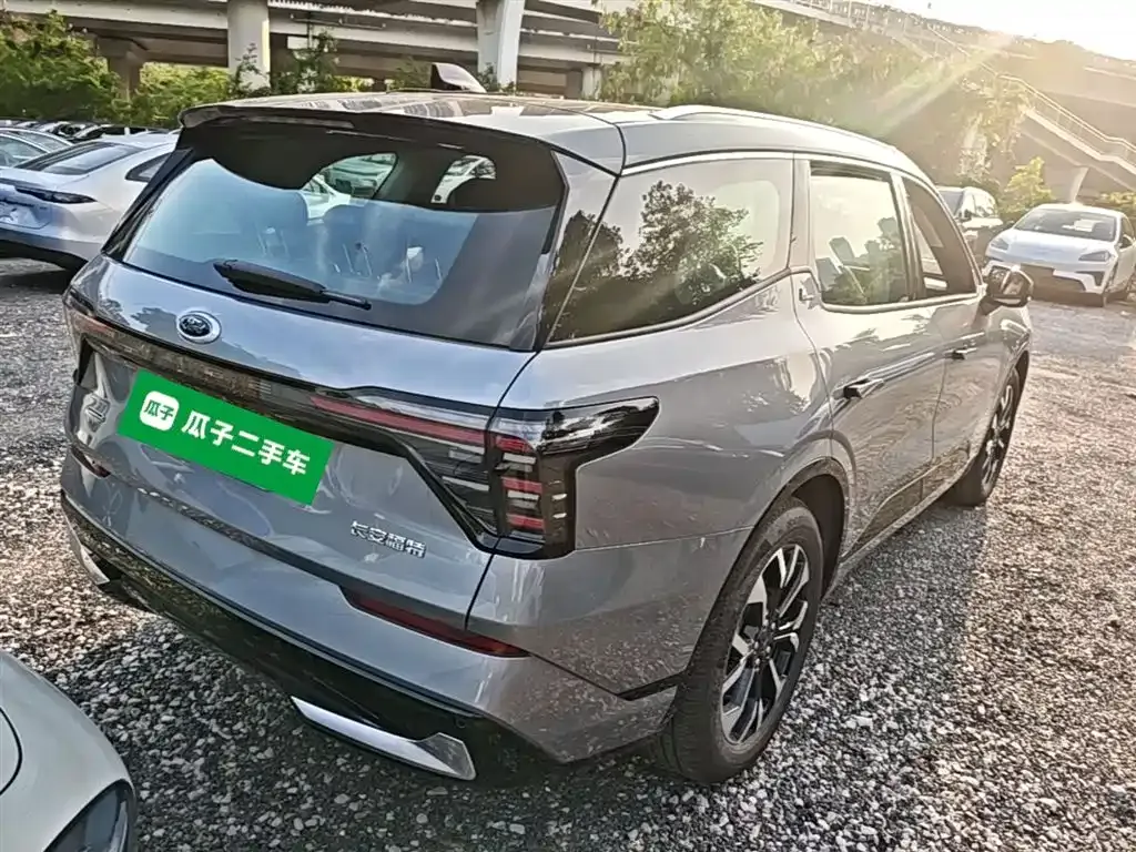 Ford Edge — фото 10