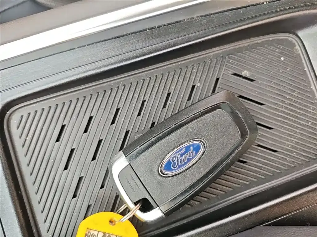 Ford Edge — фото 2