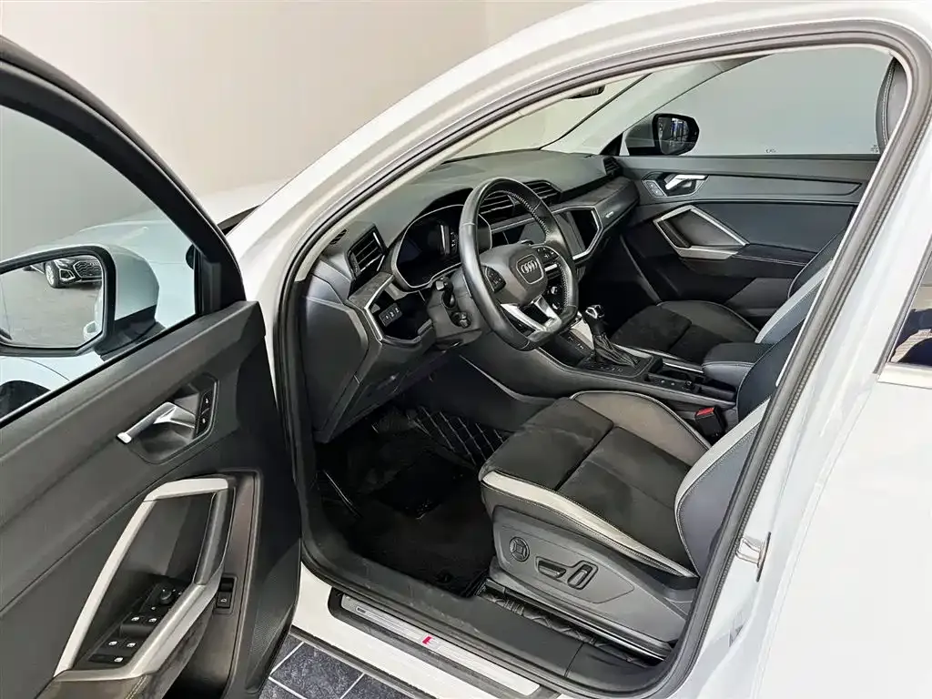 Audi Q3 2021 из CN, фото 8