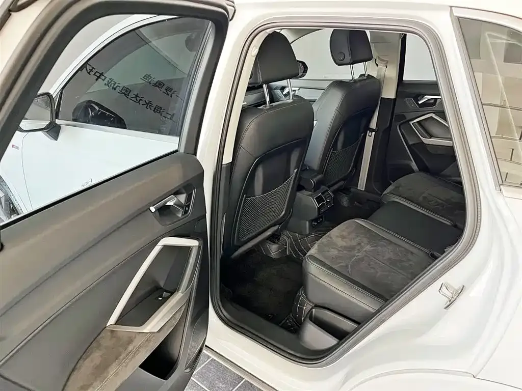 Audi Q3 2021 из CN, фото 9