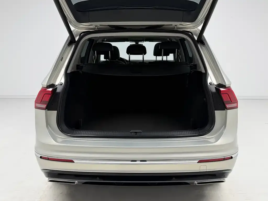 Volkswagen Tiguan L — фото 6