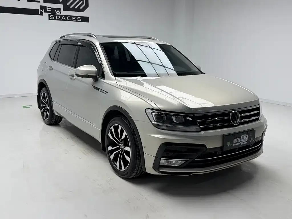 Volkswagen Tiguan L — фото 2