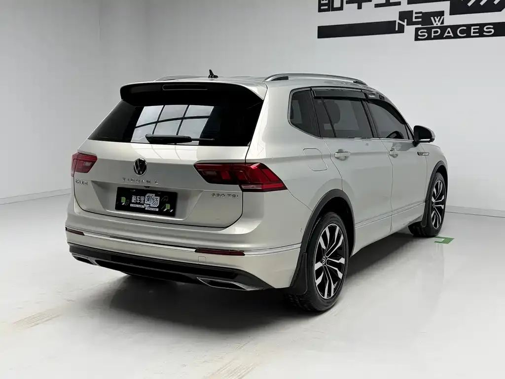 Volkswagen Tiguan L — фото 9