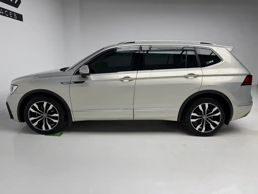 Volkswagen Tiguan L — фото 8