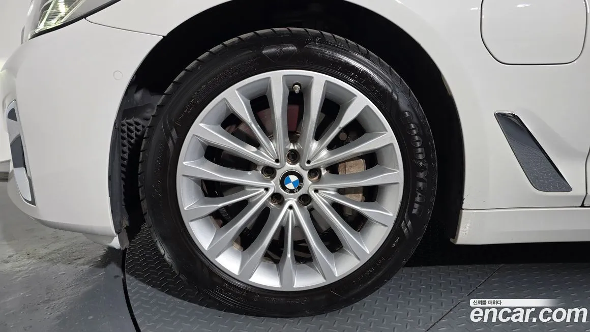 BMW 5-Series 2021 из KR, фото 5