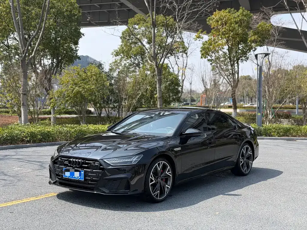 Audi A7L — фото 1