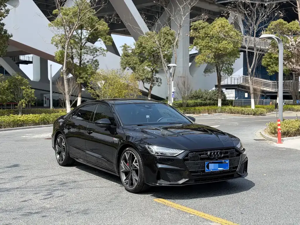 Audi A7L — фото 8