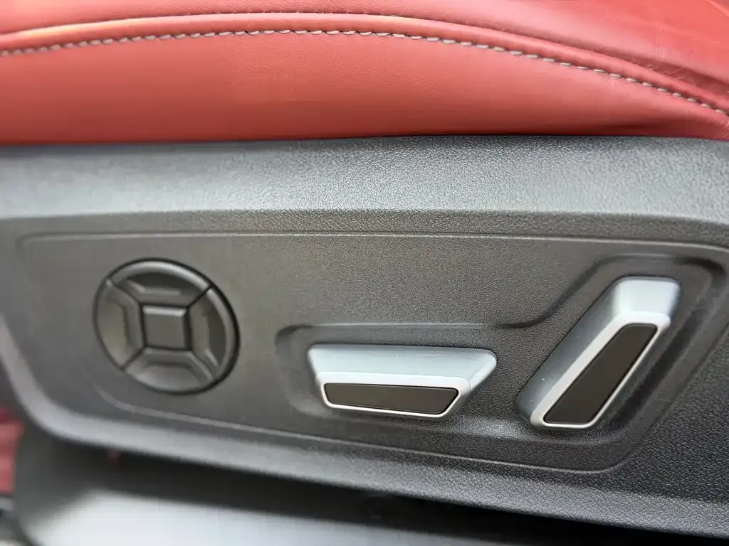 Audi A7L — фото 2