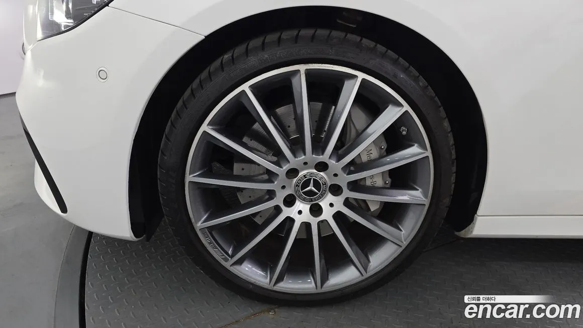Mercedes-Benz E-Class 2021 из KR, фото 2
