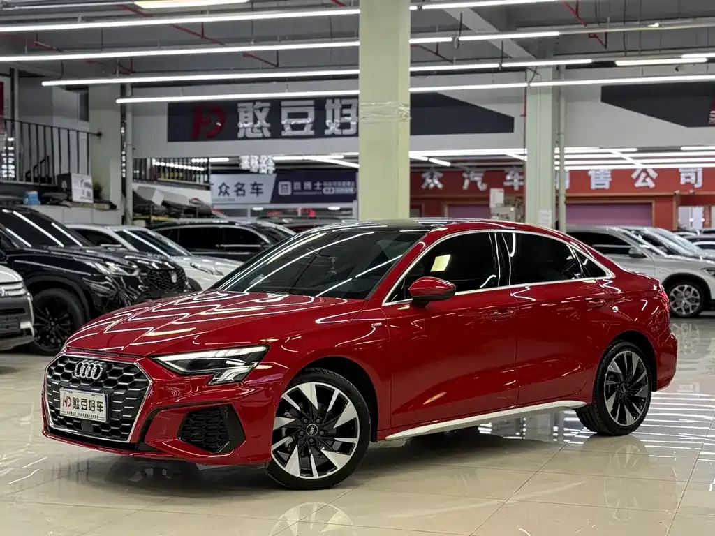 Audi A3 — фото 1