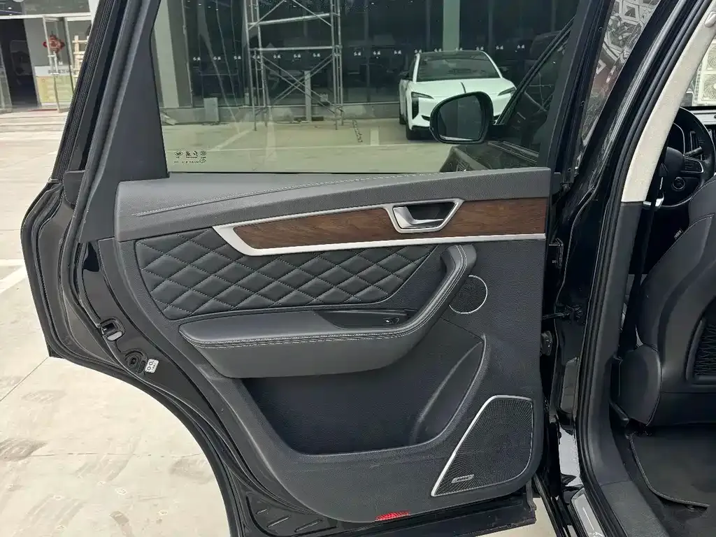 Hongqi HS7 2023 из CN, фото 9