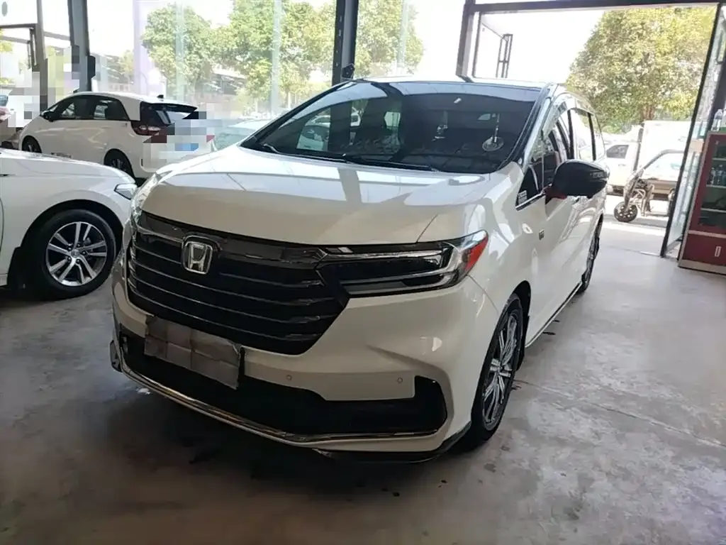 Honda Odyssey — фото 1