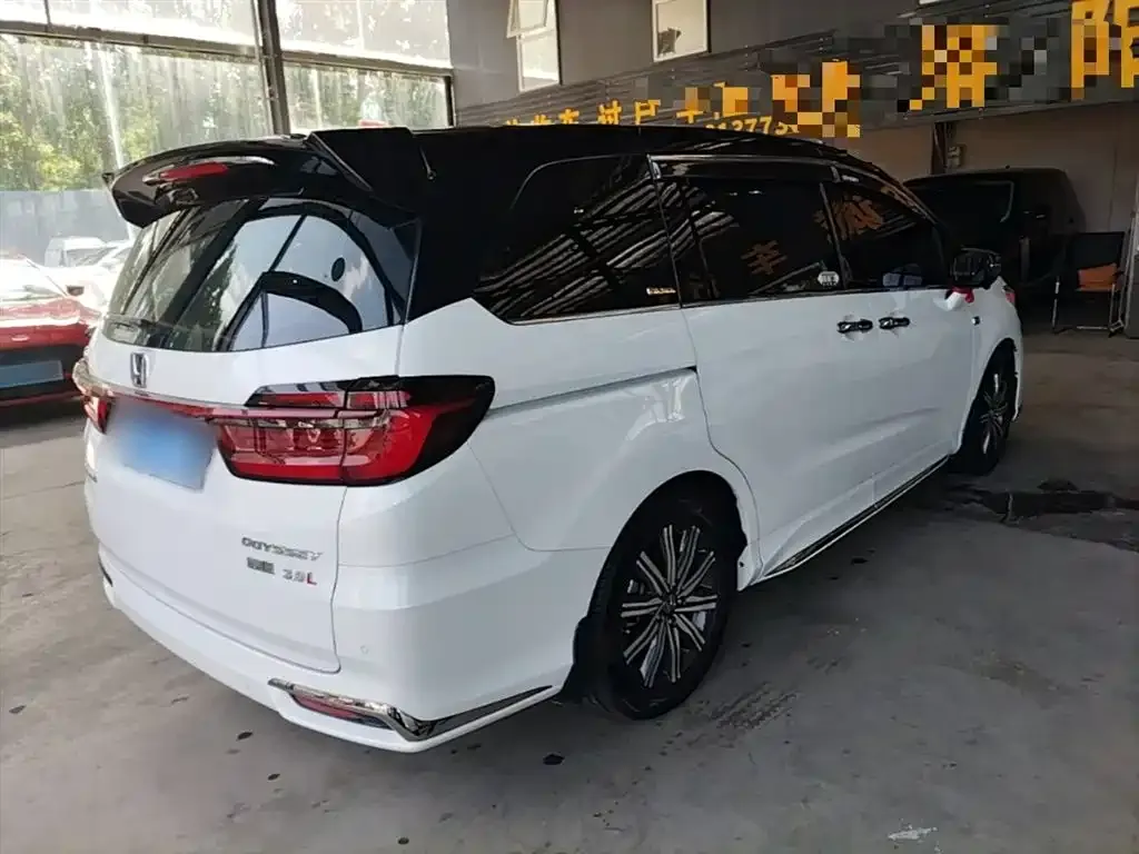 Honda Odyssey — фото 10